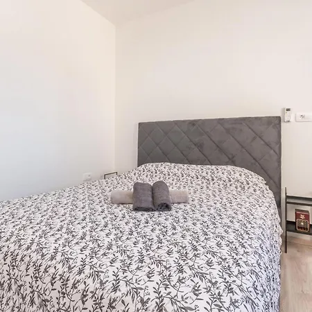 Amazing Home In Biograd Na Moru *