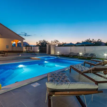 Amazing Home In Biograd Na Moru *