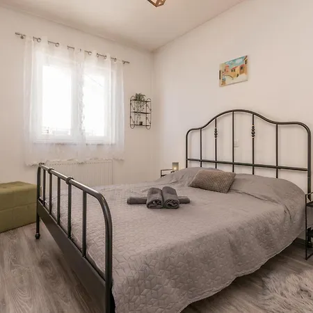Casa de Férias Amazing Home In Biograd Na Moru